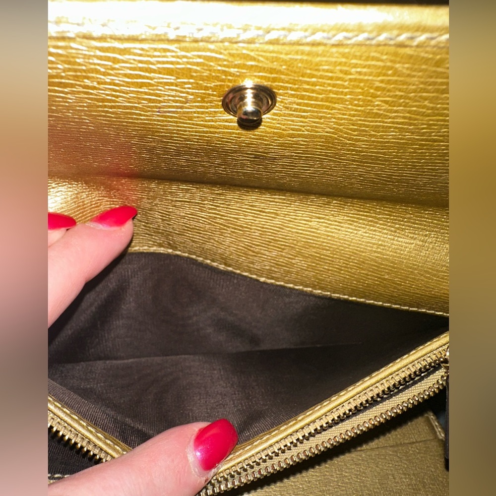 Gucci Metallic Leather Long Envelope Wallet - Picture 8 of 8